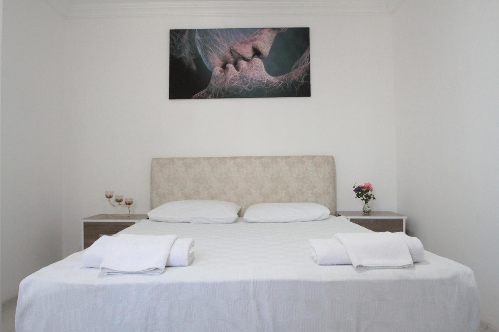 Hillside Apart Hotel Экстерьер фото